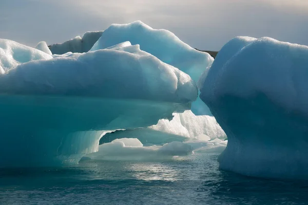 Floating Icebergs Close Jokulsarlon Glacier Lagoon Iceland — стоковое фото