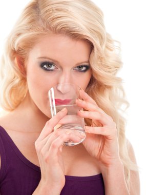 güzel sarışın kız içme suyu