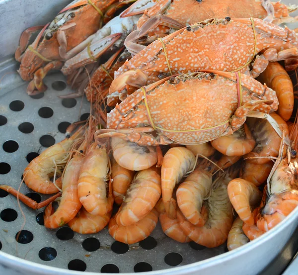 Crabs and prawns — Stock Photo, Image