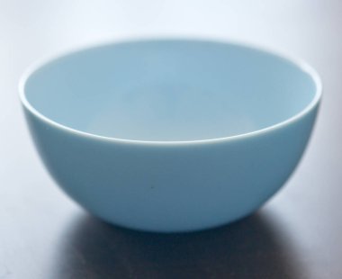 Yeni mavi kasenin yakın çekimi.