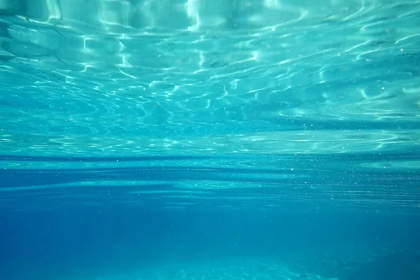 Schöner Unterwasserhintergrund Sonnenstrahlen — Stockfoto