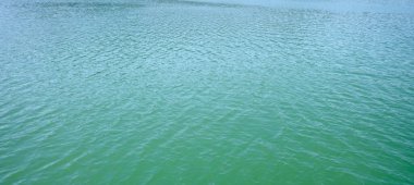 arka plan olarak su yüzeyi