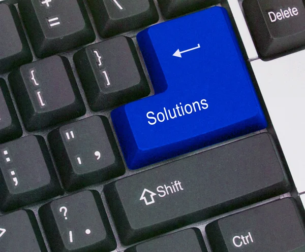 Teclado con llave para soluciones — Foto de Stock