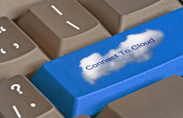 Keyboard with key to connect to cloud — Stock Photo, Image