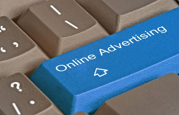 Toetsenbord met de sneltoets voor online reclame — Stockfoto
