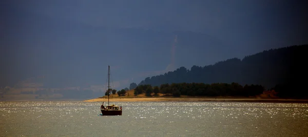 日没時の漁船 — ストック写真
