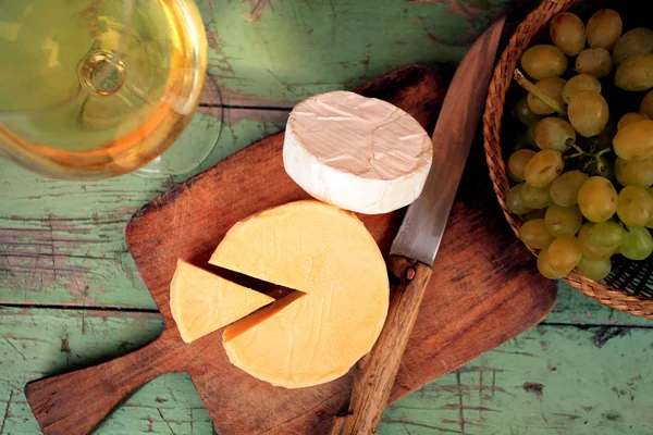 Vino Bianco e formaggio — Foto Stock