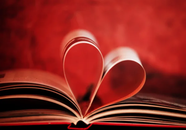 Libro a forma di cuore — Foto Stock