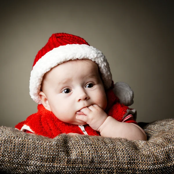 Bebê doce com chapéu de santa — Fotografia de Stock