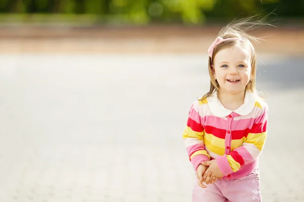 Malý portrét krásnou dívku — Stock fotografie