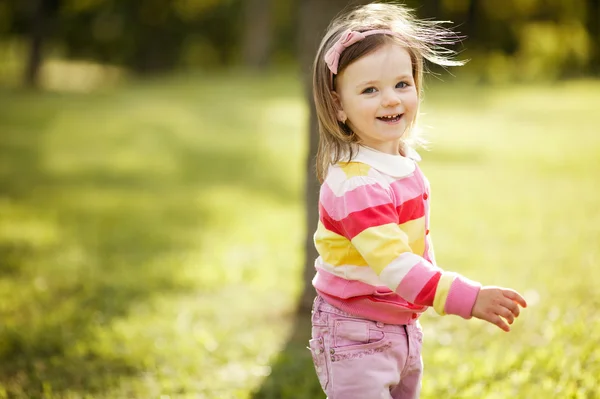 küçük güzel kız portre