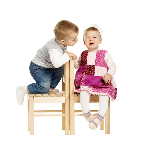 Little boy and crying girl — Stock Photo, Image