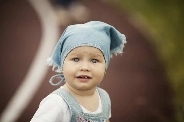 Portrait of a happy liitle girl — Stock Photo, Image