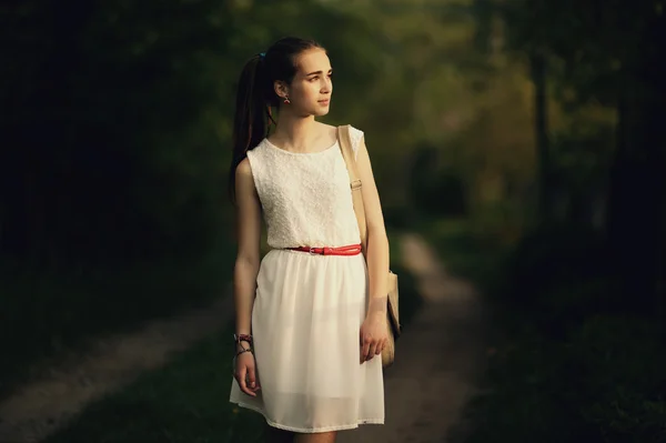 Young beautiful girl portrait — Stock Photo, Image