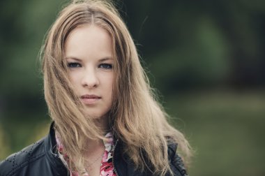 genç güzel kız portre