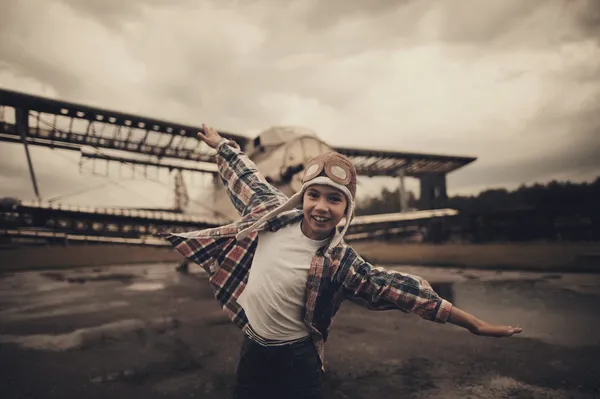 mutlu çocuk pilot olmayı hayal