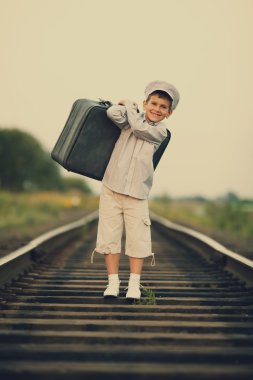 bavul demiryolu ile çocuk