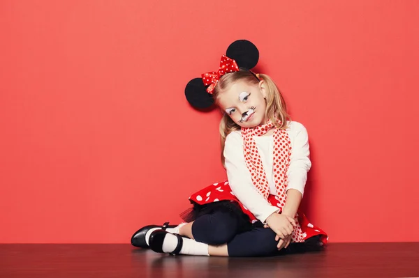 Little girl with mouse mask — Stock Photo, Image