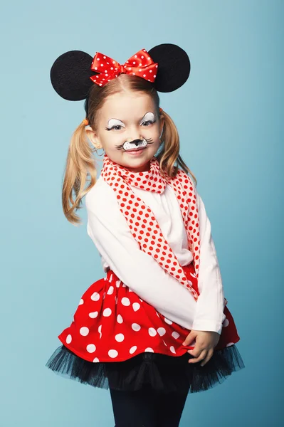 Menina com máscara de rato — Fotografia de Stock
