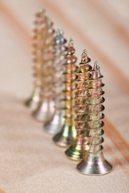 satır ahşap vidalar