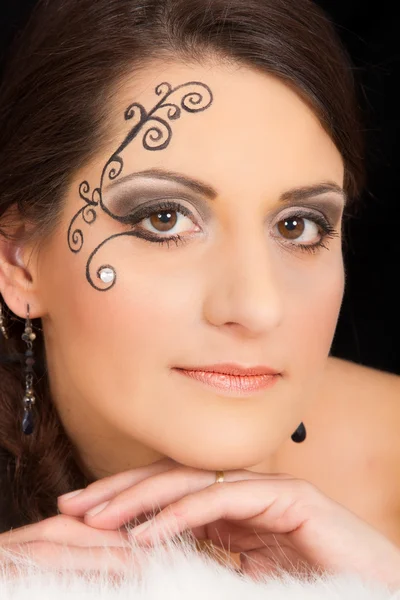 Bella bruna donna ritratto con make-up — Foto Stock