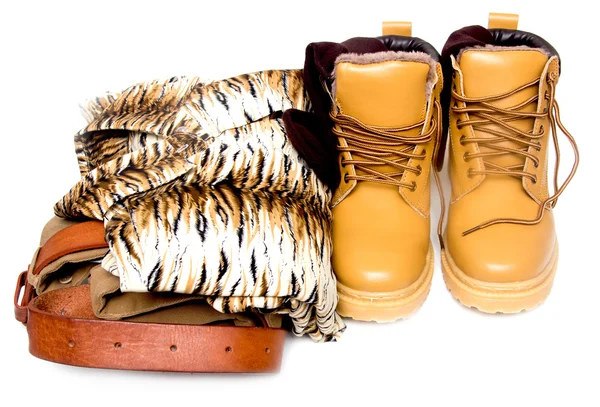 Hnědé boty a oblečení — Stock fotografie