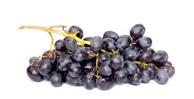 Beyaz arkaplanda üzümler