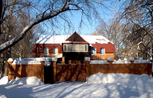 Haus in der Natur — Stockfoto