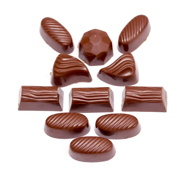 Schokoladenbonbons isoliert auf weißem Hintergrund — Stockfoto