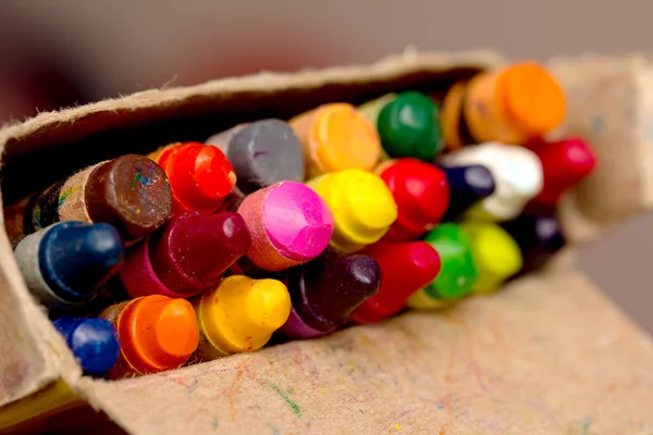 Crayons in a pack, the focus in the middle — Stock Photo, Image