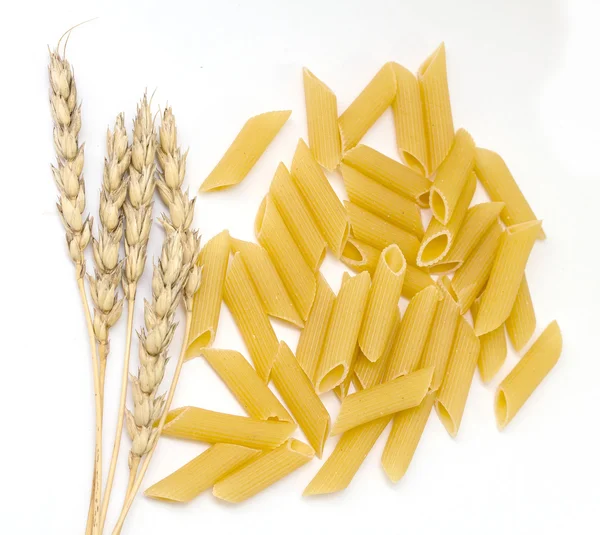 Pasta sobre un fondo blanco — Foto de Stock