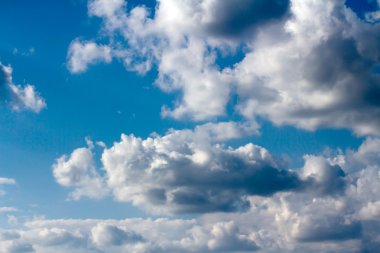 Mavi Gökyüzü Bulutları