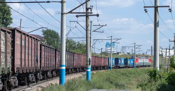 Tren de mercancías — Foto de Stock