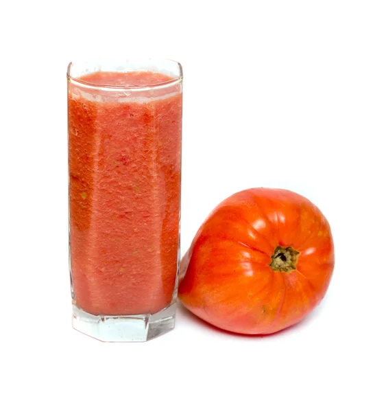 Glas tomatjuice med färska tomater — Stockfoto