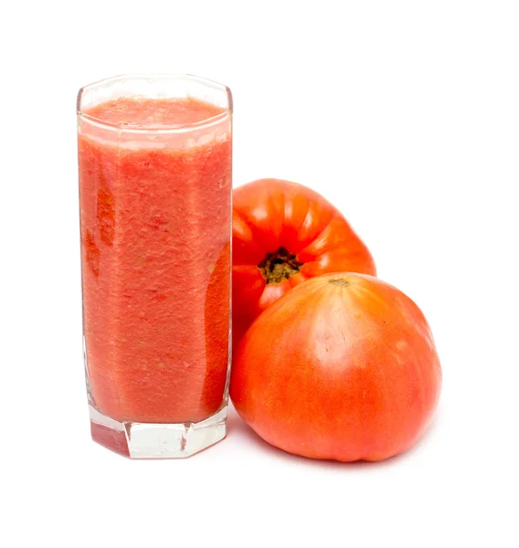 Glas tomatjuice med färska tomater — Stockfoto