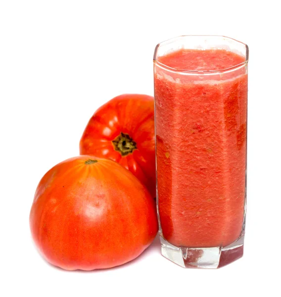 Glas tomatjuice med färska tomater — Stockfoto