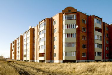 kırmızı tuğla ev