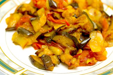 Komposto patlıcan domates ile