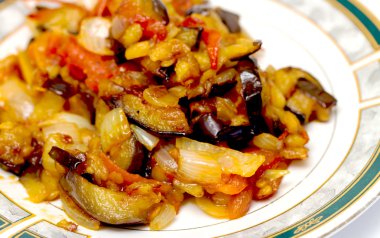 Komposto patlıcan domates ile