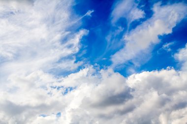 Mavi Gökyüzü Bulutları