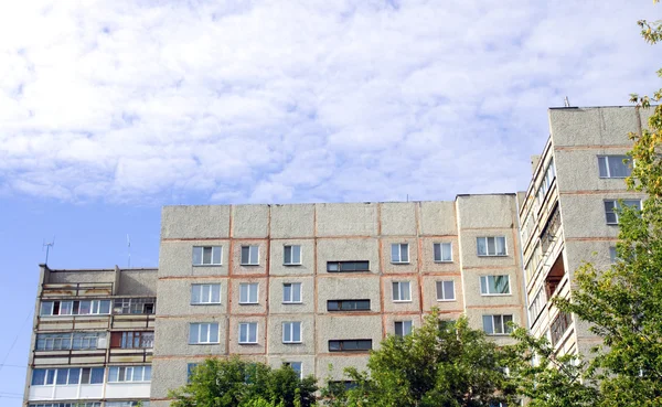 Edificio de apartamentos — Foto de Stock