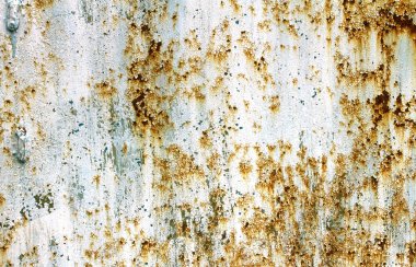 Eski paslı metal plaka