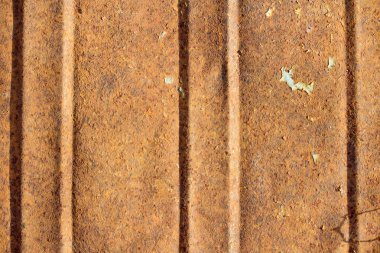 Eski paslı metal plaka