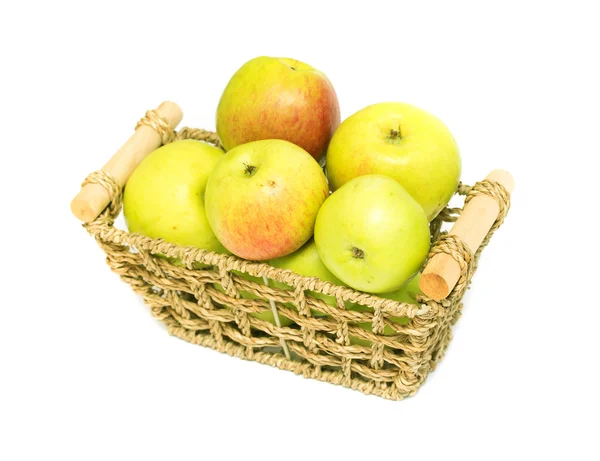 Ripe apples in basket — Stock Photo, Image