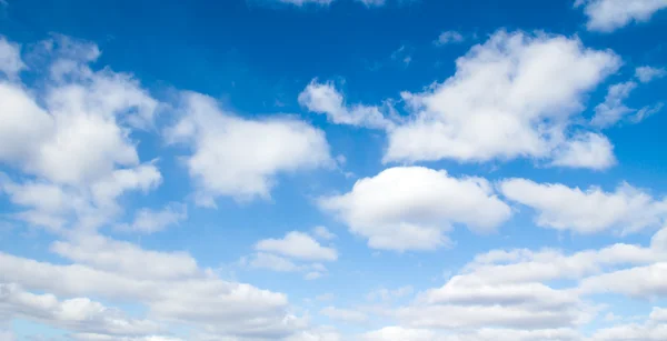 Himmel mit Wolken — Stockfoto