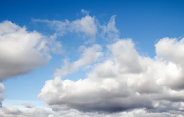 Nuvole di cielo blu — Foto Stock