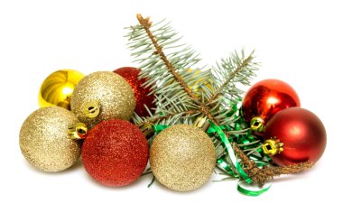 Noel topları köknar ağacı dalı ile