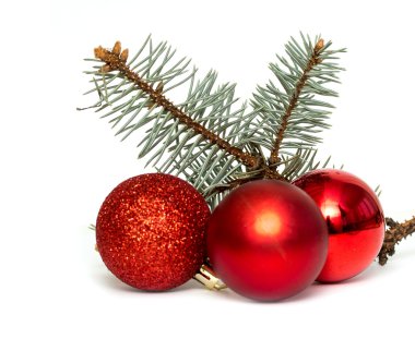Noel topları köknar ağacı dalı ile