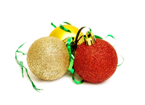 Bolas de Natal com fita verde — Fotografia de Stock