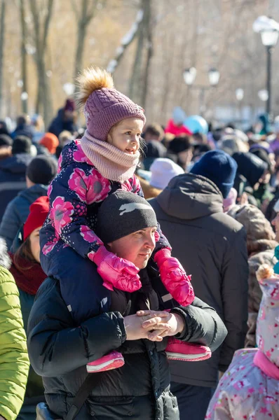 Петропавловск Казахстан Марта 2022 Года Крупный План Детей Толпе Начали — стоковое фото